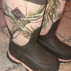 Muck boots